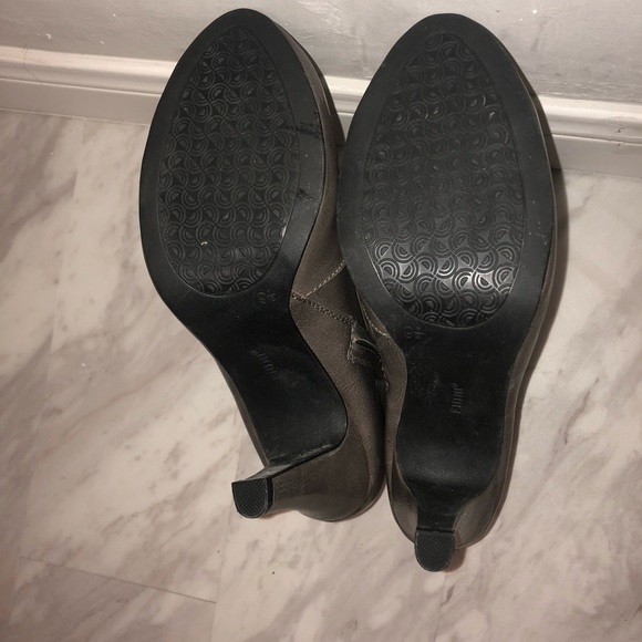 Gray Heeled Boots - Picture 6 of 8